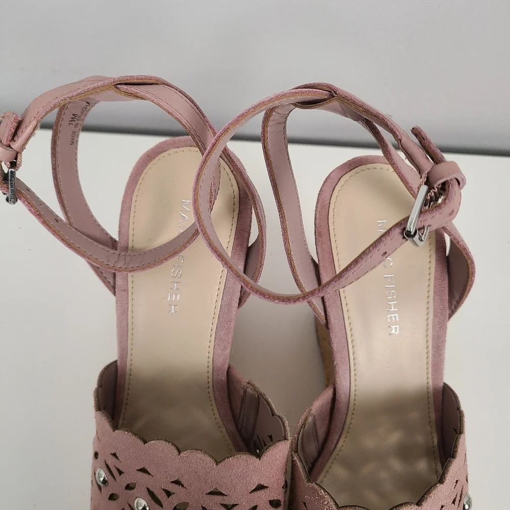 Marc Fisher Hata Nude Blush Pink Woven Wedge Eyelet Metal Dots Platform Heel 7.5